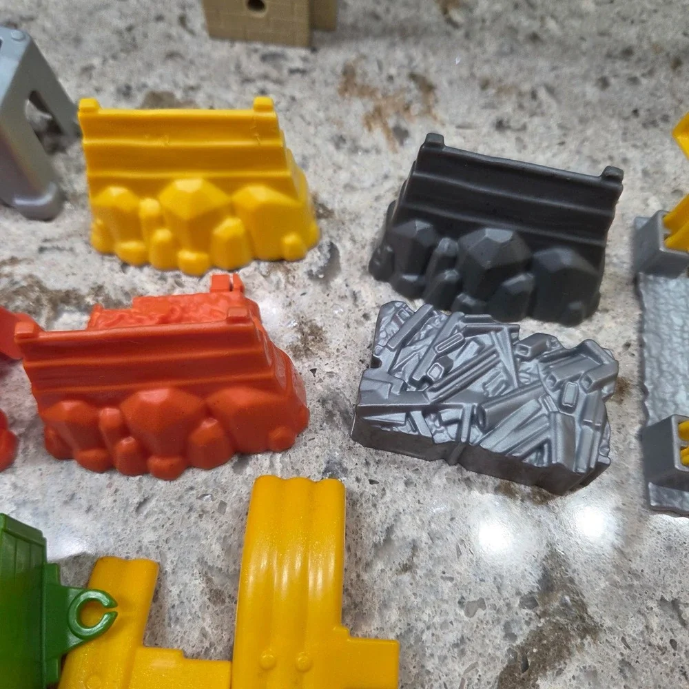 Fisher-Price Thomas TrackMaster Replacement Parts Lot Station Bridge Gas Station